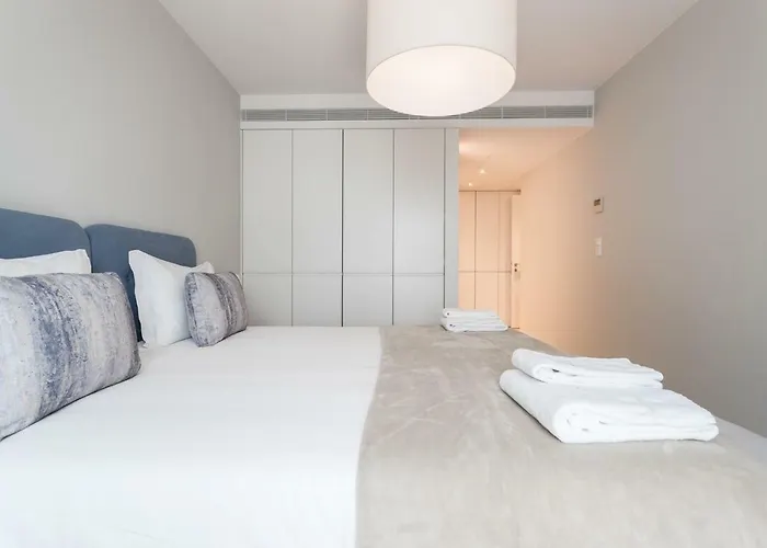 Flh Rato Spacious Apartment